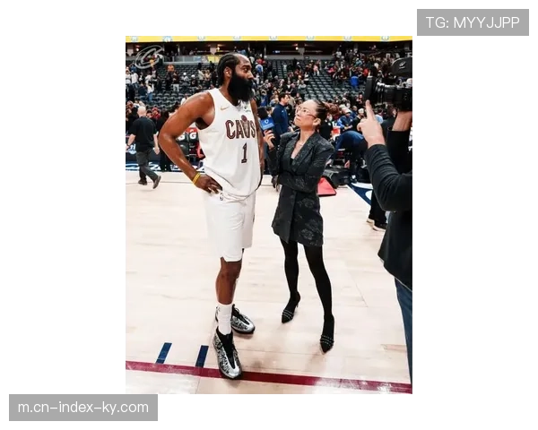 加兰离队后骑士后场升级 哈登米切尔搭档展现化学反应 加兰离队后骑士后场升级 哈登米切尔搭档展现化学反应